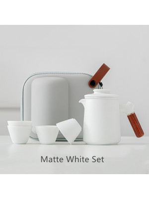 Teapot With Cups And Travel Bag
